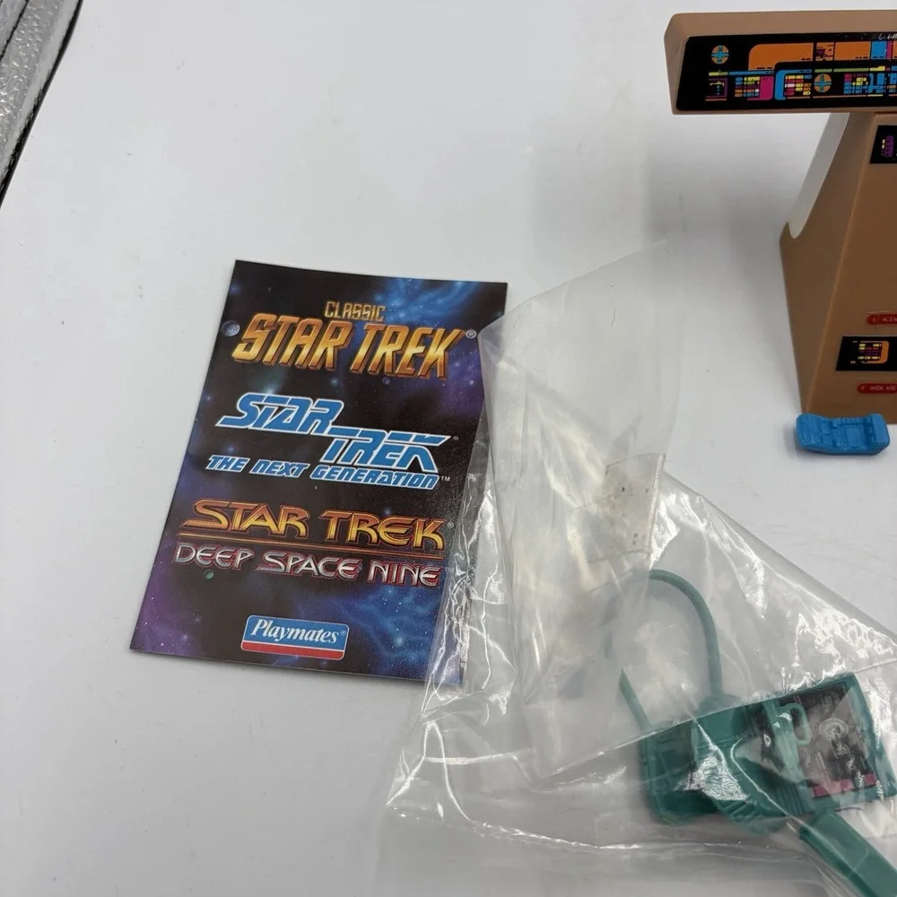 Playmates Star Trek The Next Generation Enterprise Bridge Playset W/ 7 Figures